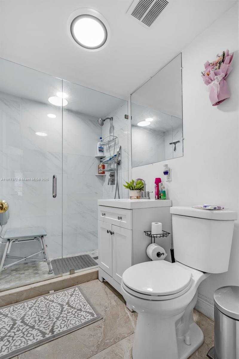 Small Image of 810 EAST 9TH PL, Hialeah Number 28