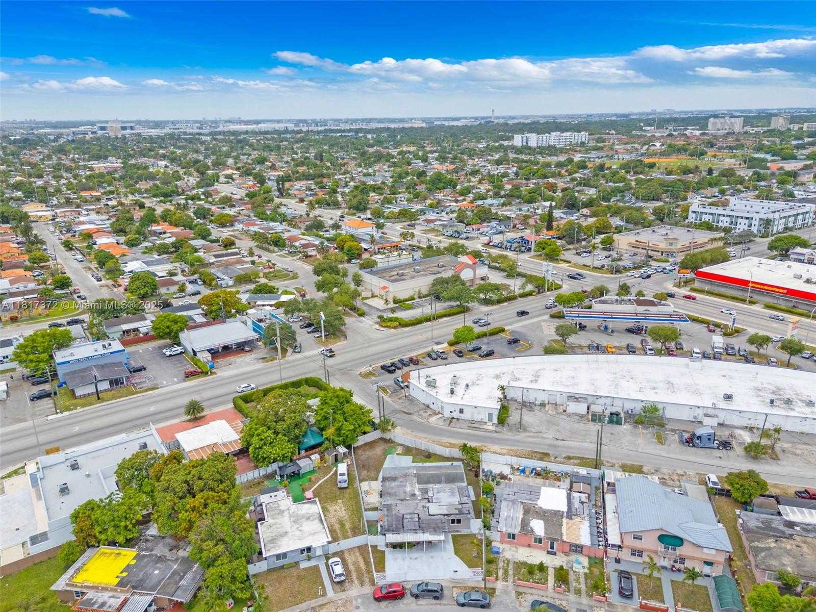 Small Image of 810 EAST 9TH PL, Hialeah Number 31