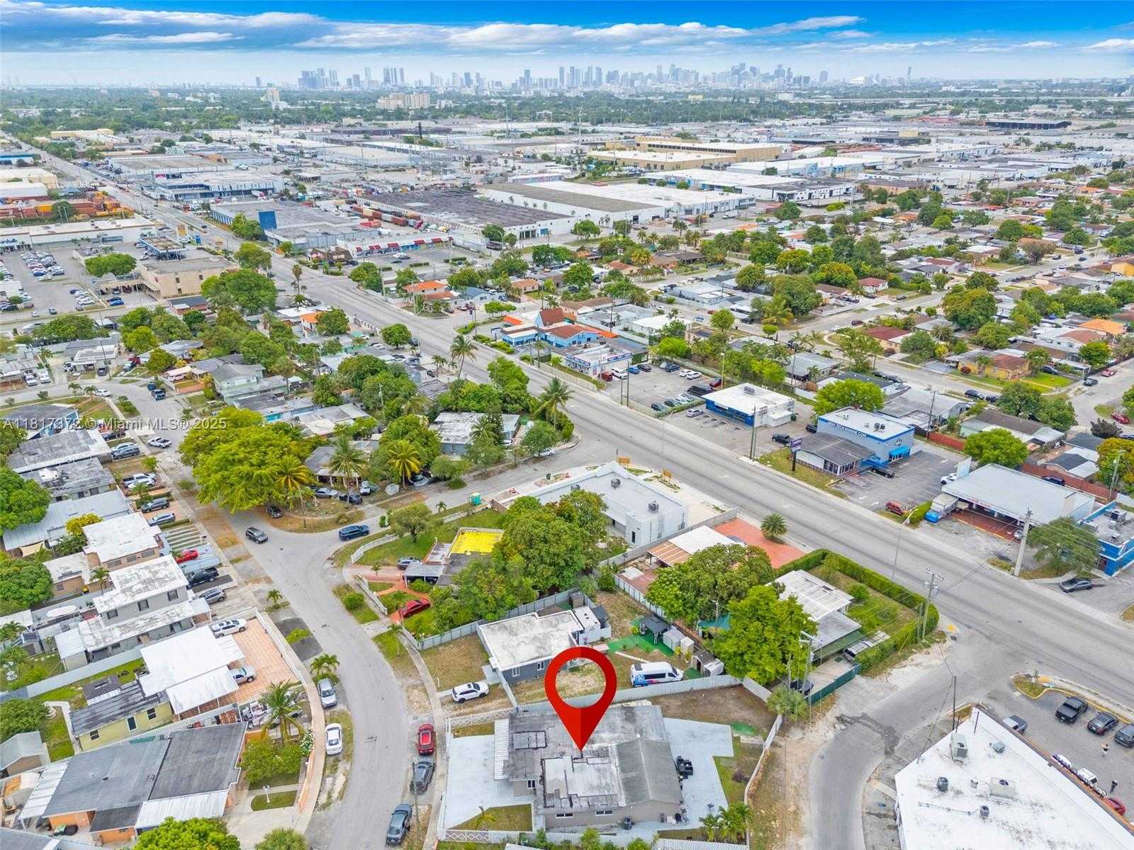 Small Image of 810 EAST 9TH PL, Hialeah Number 34