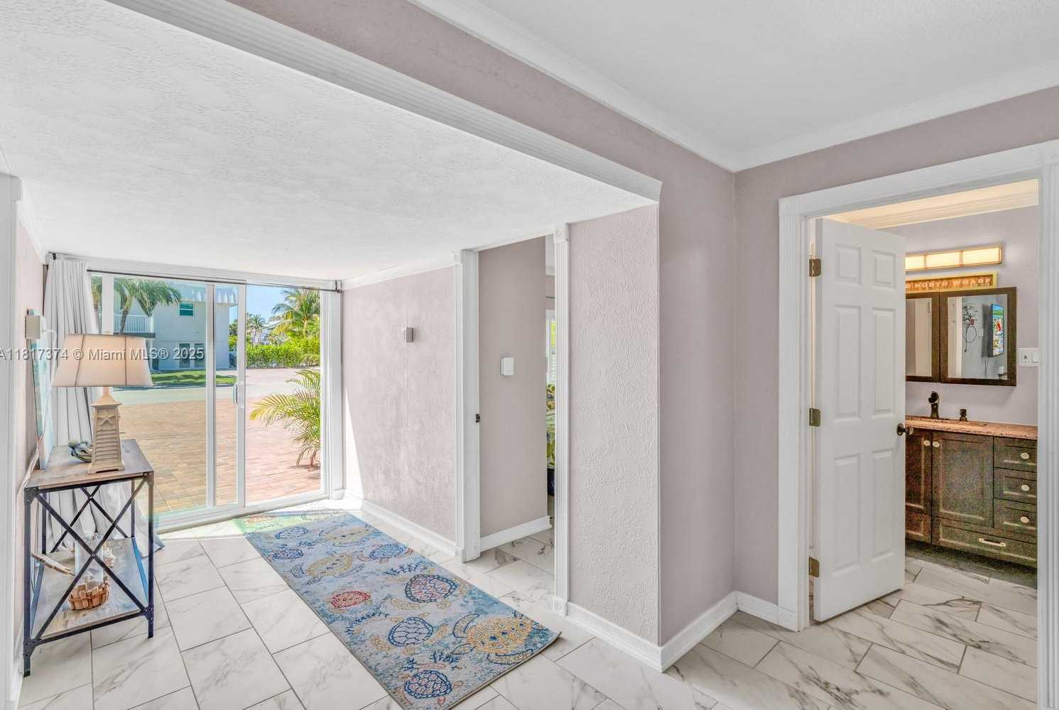 Small Image of 131 AVENUE G, Marathon Number 18