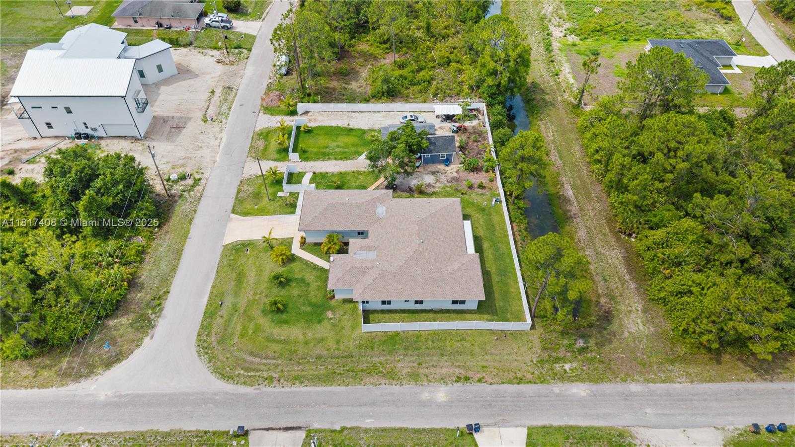 Small Image of 304 BRADLEY, Other City - In The State Of Florida Number 2