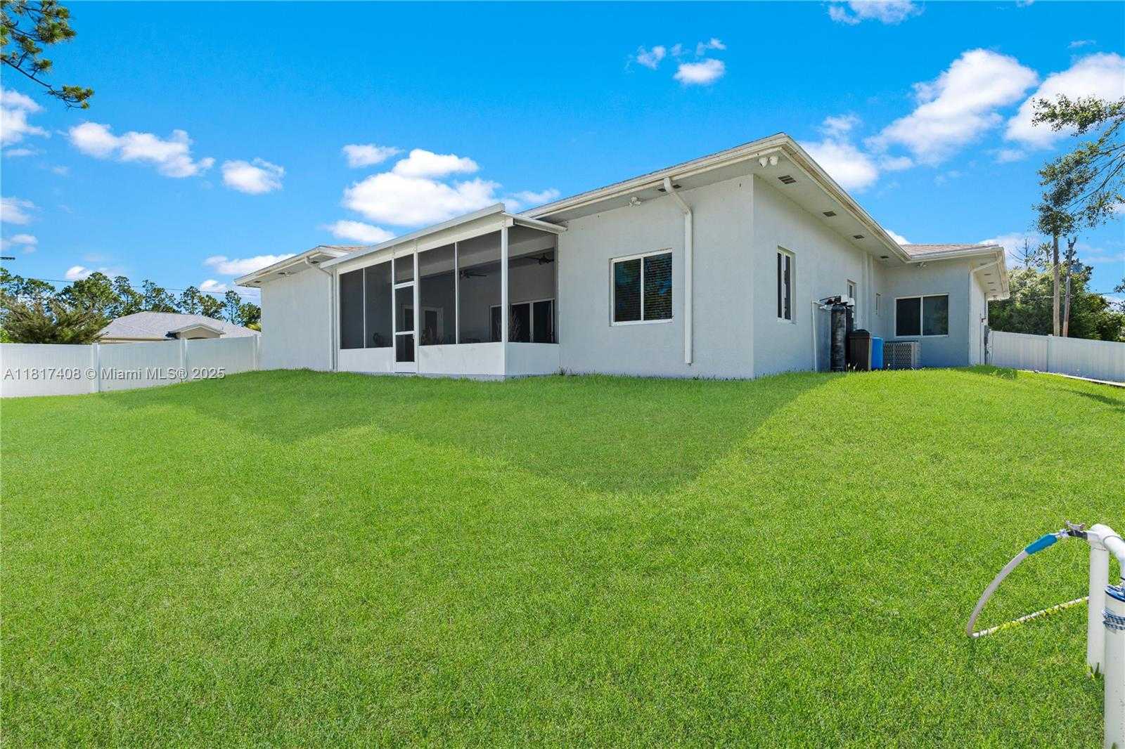 Small Image of 304 BRADLEY, Other City - In The State Of Florida Number 32