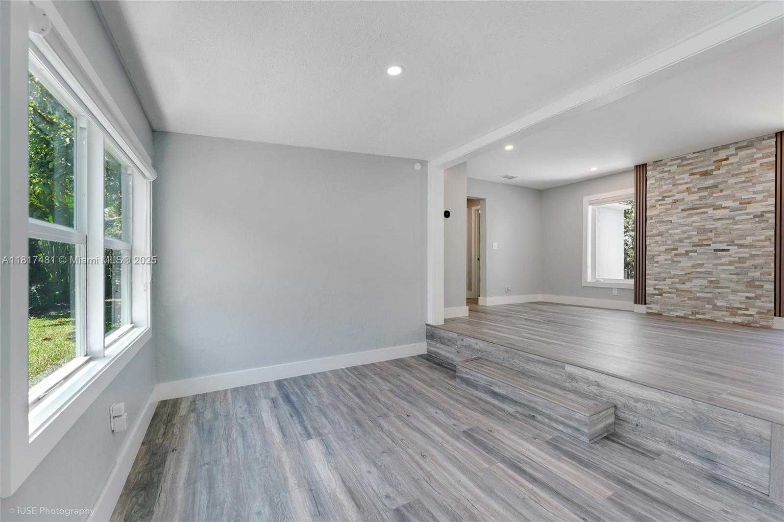 Small Image of 8730 NORTH EAST 8TH CT, Miami Number 10