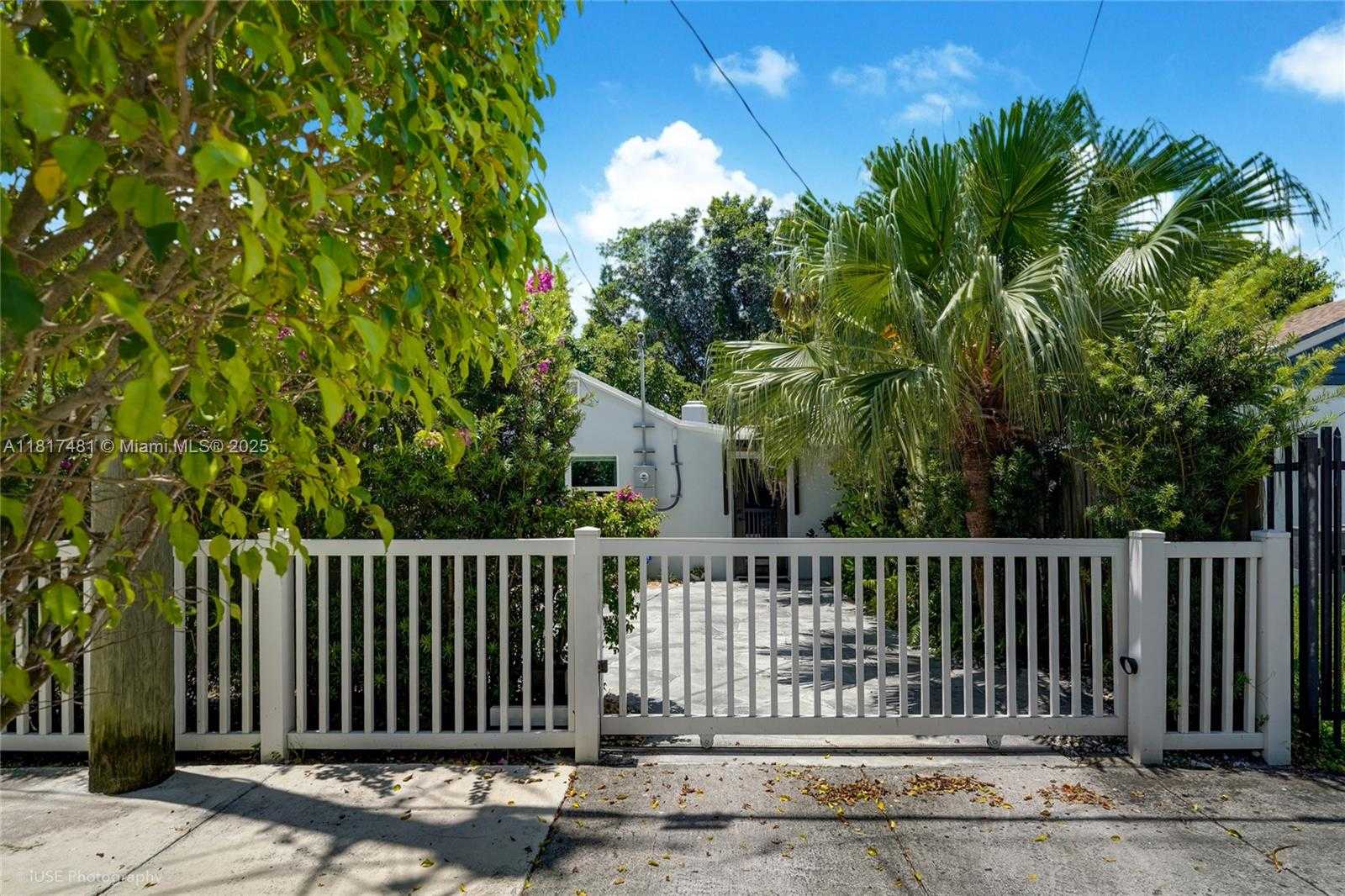 Small Image of 8730 NORTH EAST 8TH CT, Miami Number 24