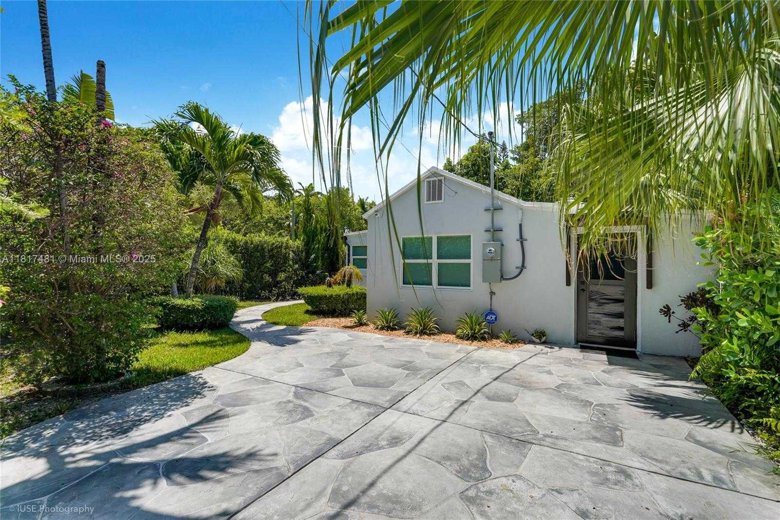 Small Image of 8730 NORTH EAST 8TH CT, Miami Number 25