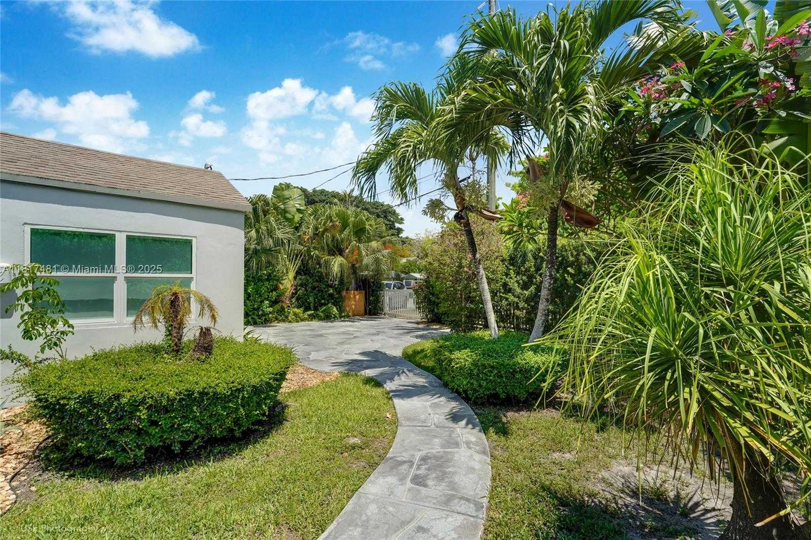 Small Image of 8730 NORTH EAST 8TH CT, Miami Number 26