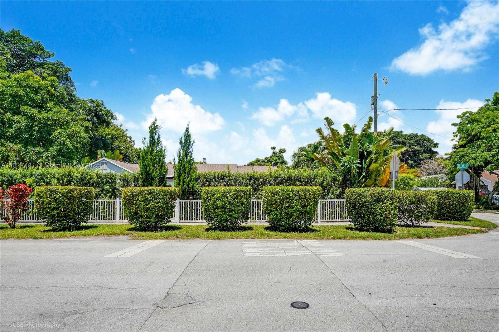 Small Image of 8730 NORTH EAST 8TH CT, Miami Number 4