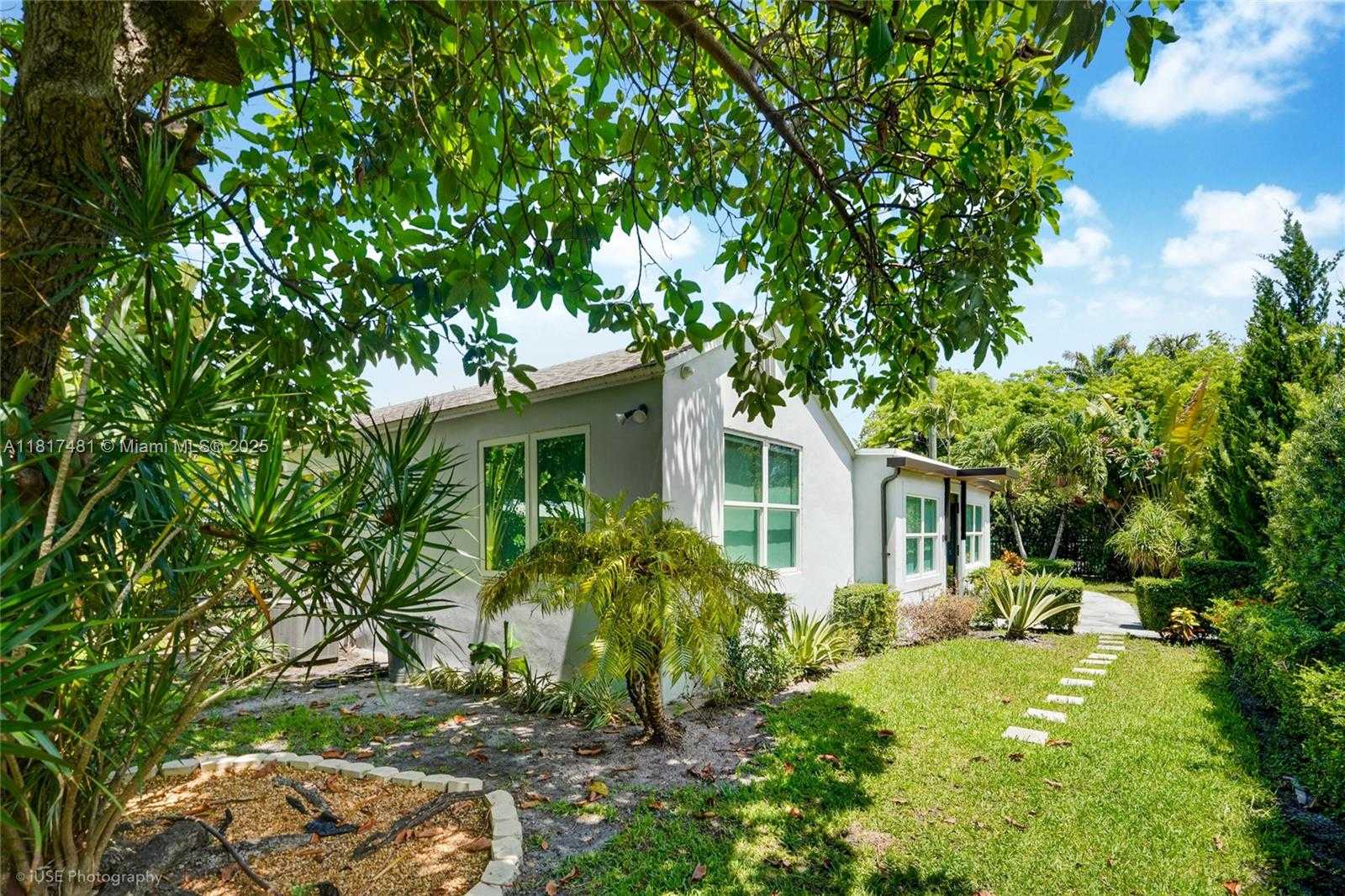 Small Image of 8730 NORTH EAST 8TH CT, Miami Number 6