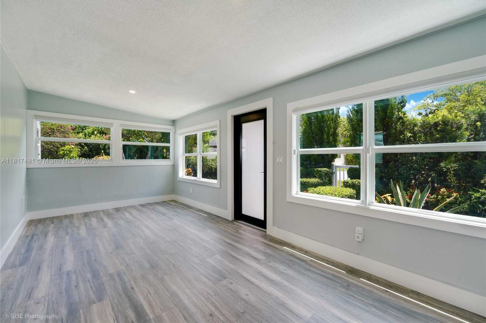 Small Image of 8730 NORTH EAST 8TH CT, Miami Number 9