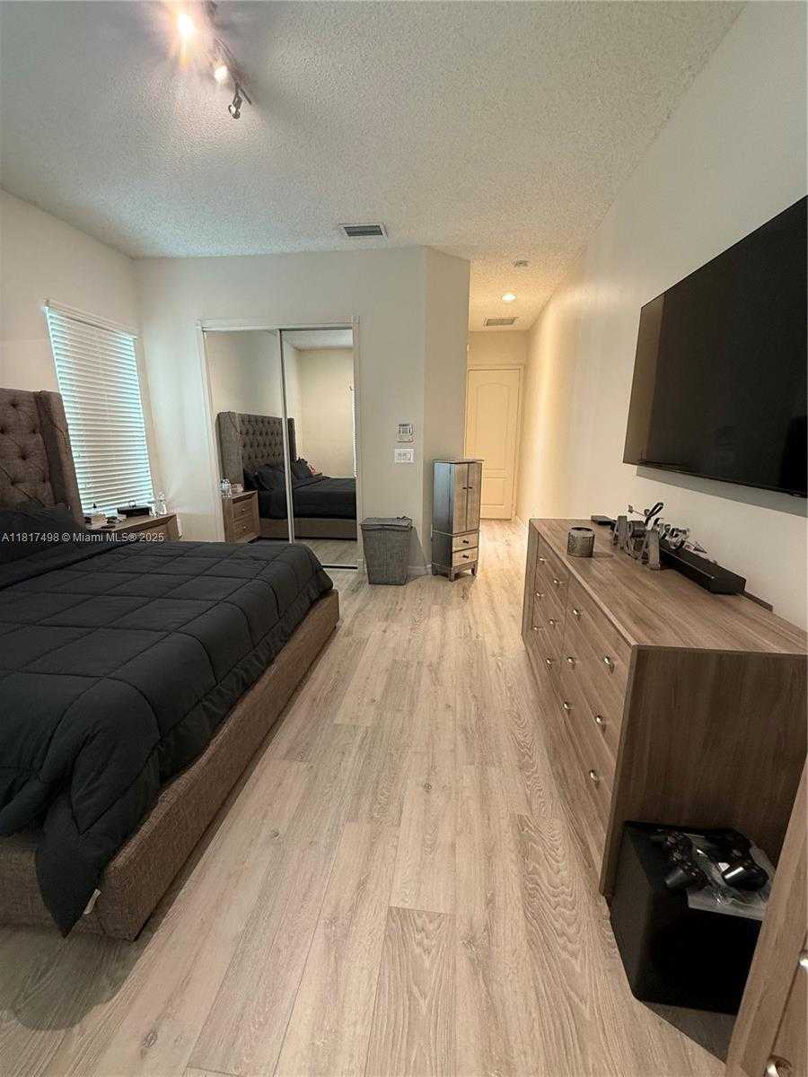 Small Image of 2046 NORTH EAST 4TH CT, Homestead Number 10