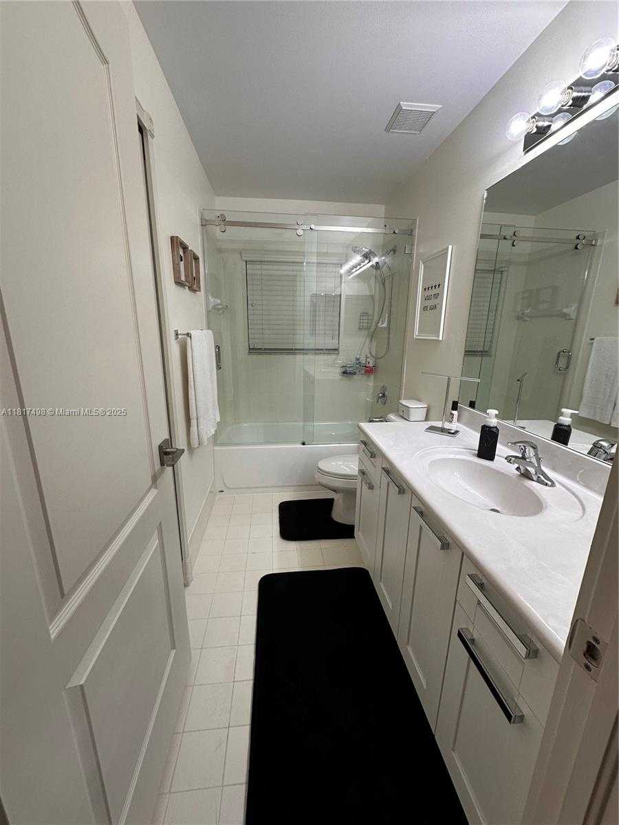 Small Image of 2046 NORTH EAST 4TH CT, Homestead Number 19