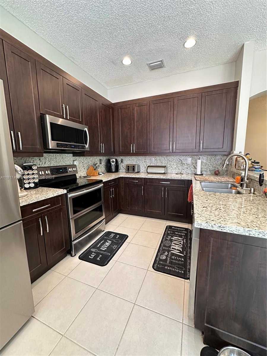 Small Image of 2046 NORTH EAST 4TH CT, Homestead Number 27