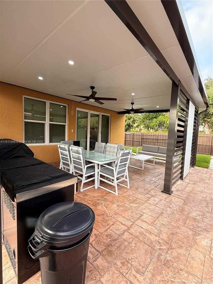Small Image of 2046 NORTH EAST 4TH CT, Homestead Number 38