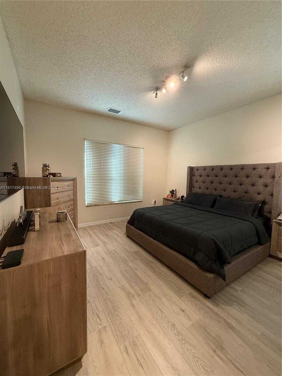 Small Image of 2046 NORTH EAST 4TH CT, Homestead Number 6