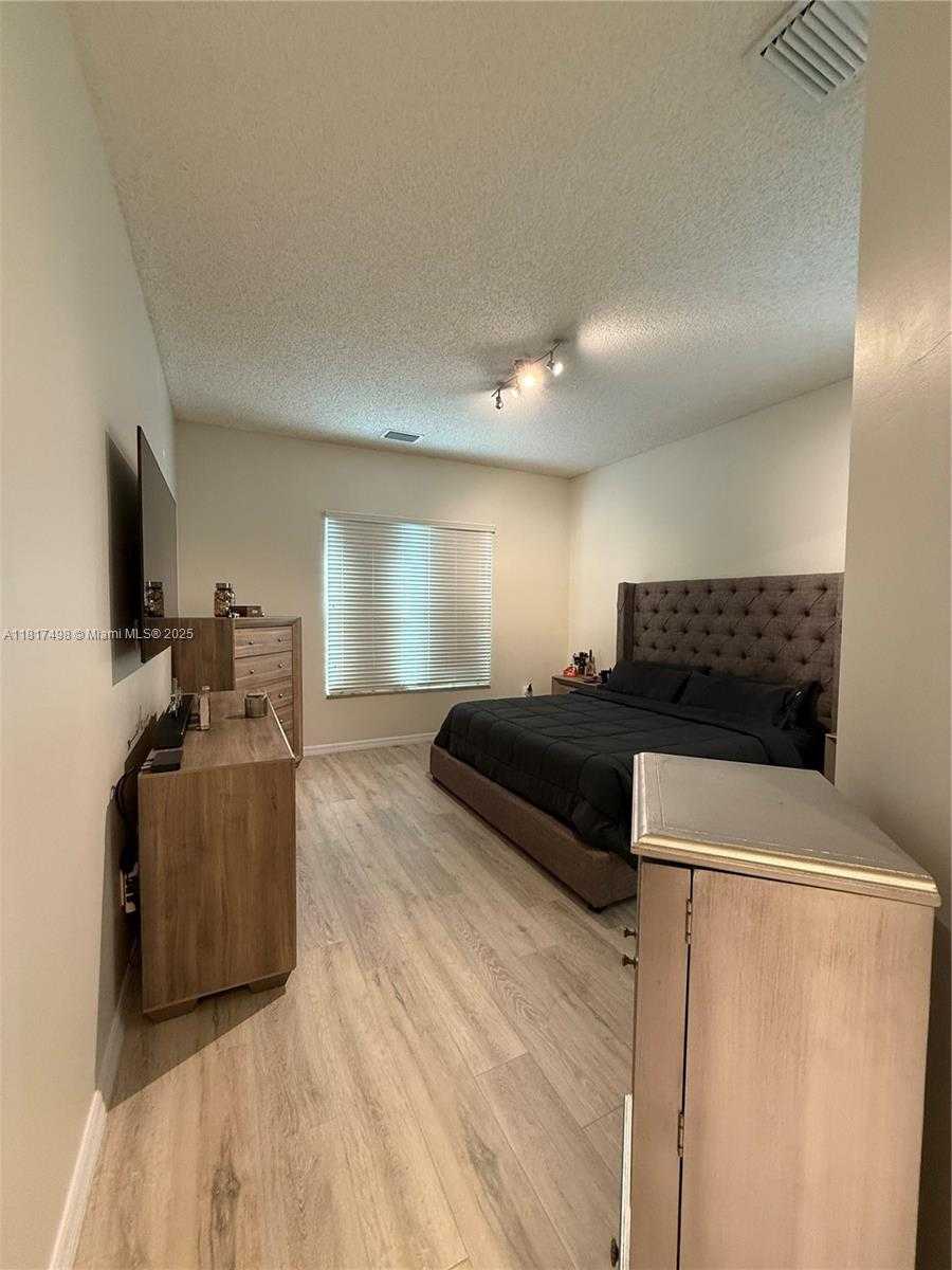 Small Image of 2046 NORTH EAST 4TH CT, Homestead Number 7