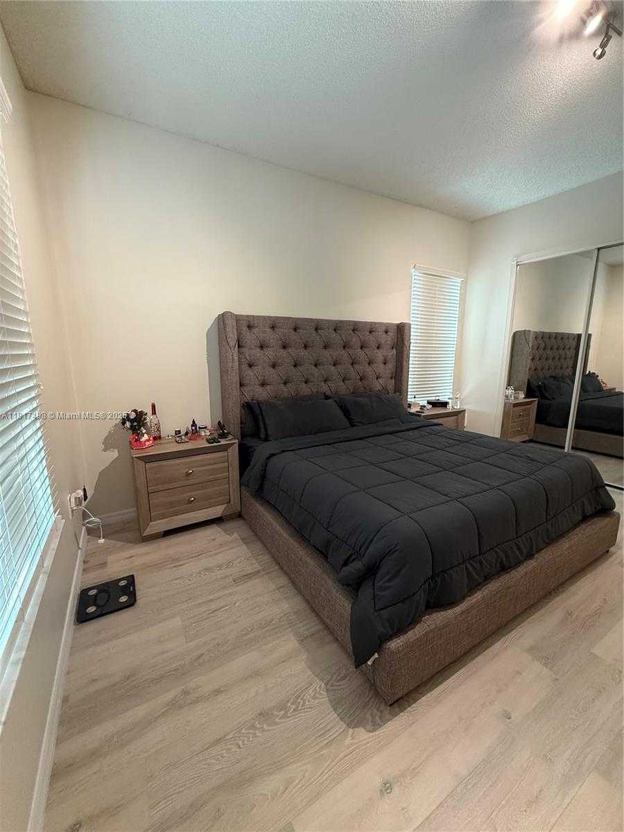 Small Image of 2046 NORTH EAST 4TH CT, Homestead Number 8