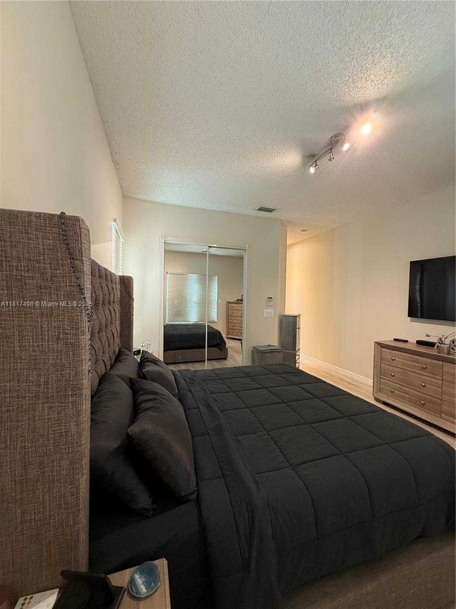 Small Image of 2046 NORTH EAST 4TH CT, Homestead Number 9