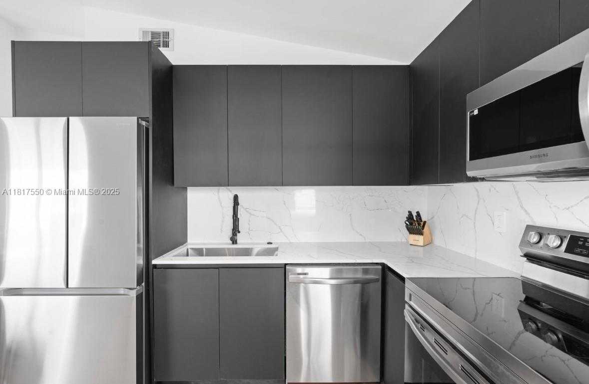 Small Image of 309 SOUTH EAST 3RD AVE, Hallandale Beach Number 12