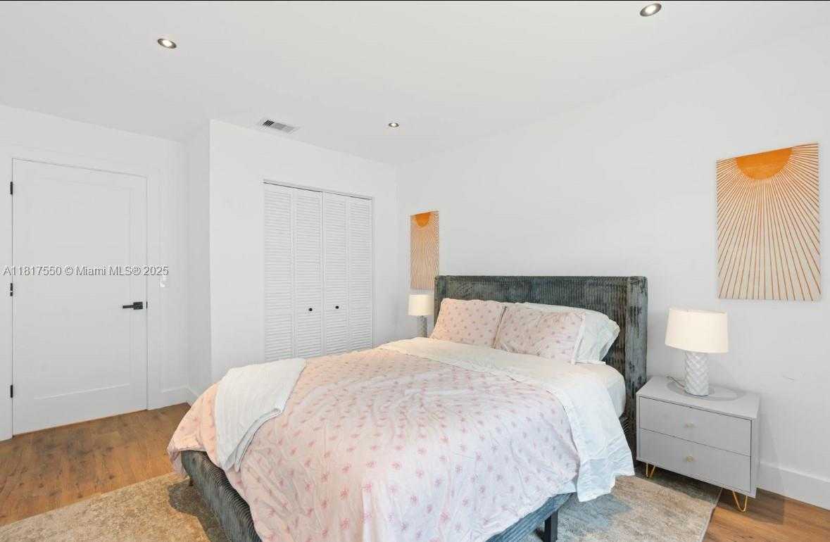 Small Image of 309 SOUTH EAST 3RD AVE, Hallandale Beach Number 18