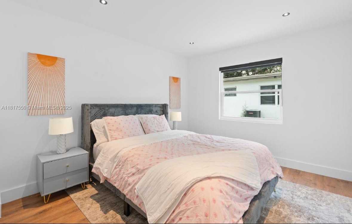 Small Image of 309 SOUTH EAST 3RD AVE, Hallandale Beach Number 19