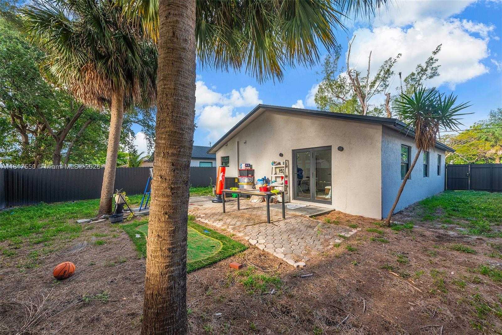 Small Image of 309 SOUTH EAST 3RD AVE, Hallandale Beach Number 26