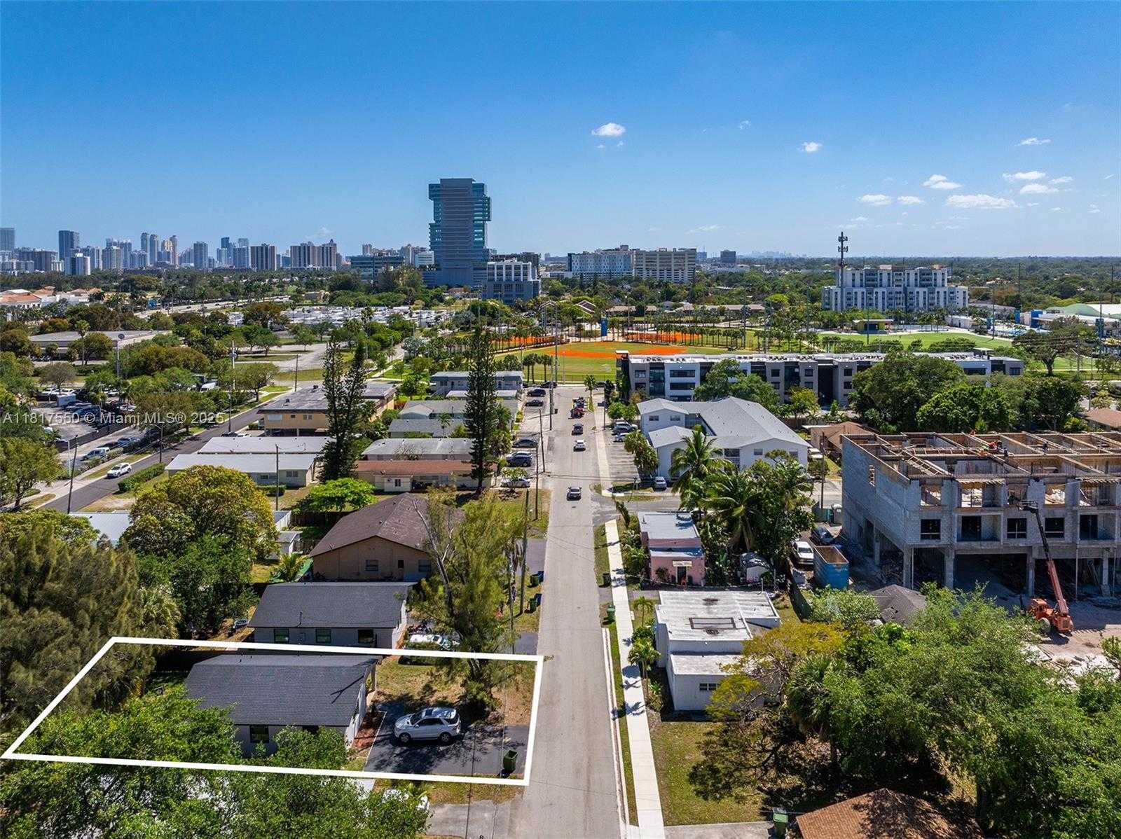 Small Image of 309 SOUTH EAST 3RD AVE, Hallandale Beach Number 29