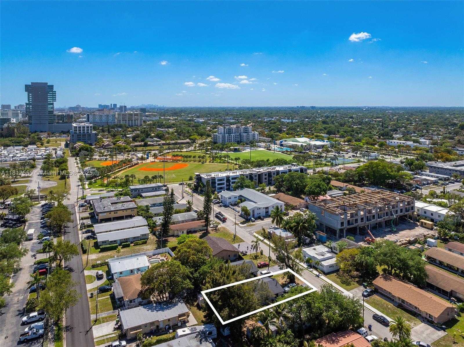 Small Image of 309 SOUTH EAST 3RD AVE, Hallandale Beach Number 30