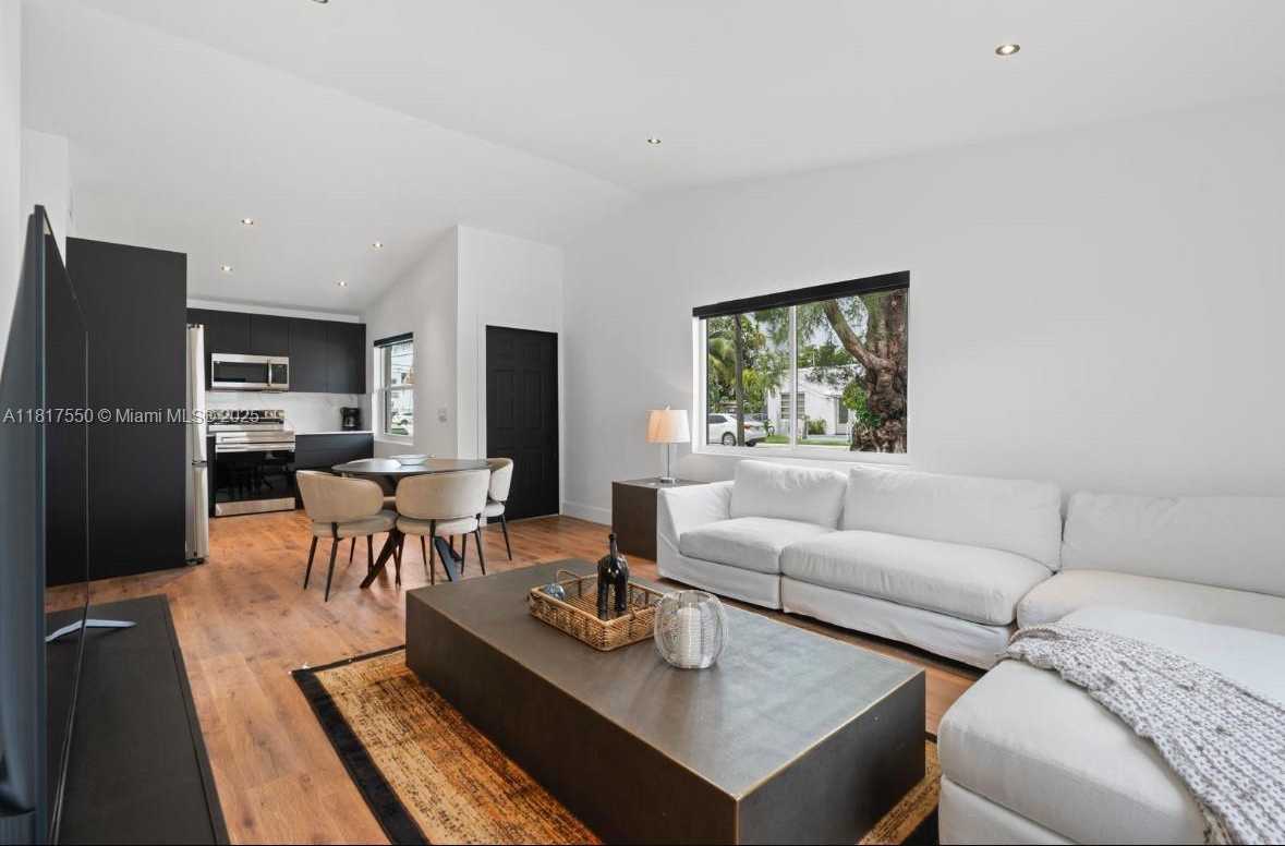 Small Image of 309 SOUTH EAST 3RD AVE, Hallandale Beach Number 5