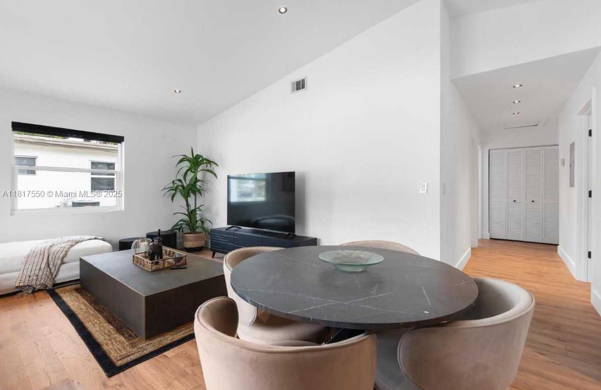 Small Image of 309 SOUTH EAST 3RD AVE, Hallandale Beach Number 8