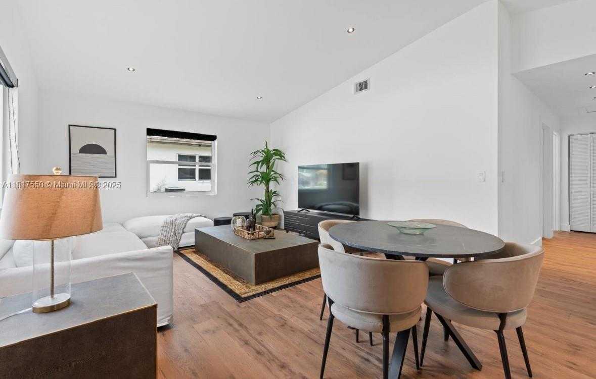 Small Image of 309 SOUTH EAST 3RD AVE, Hallandale Beach Number 9