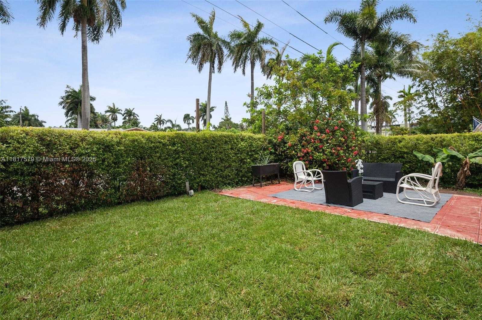 Small Image of 1231 NORTH 15TH CT, Hollywood Number 13