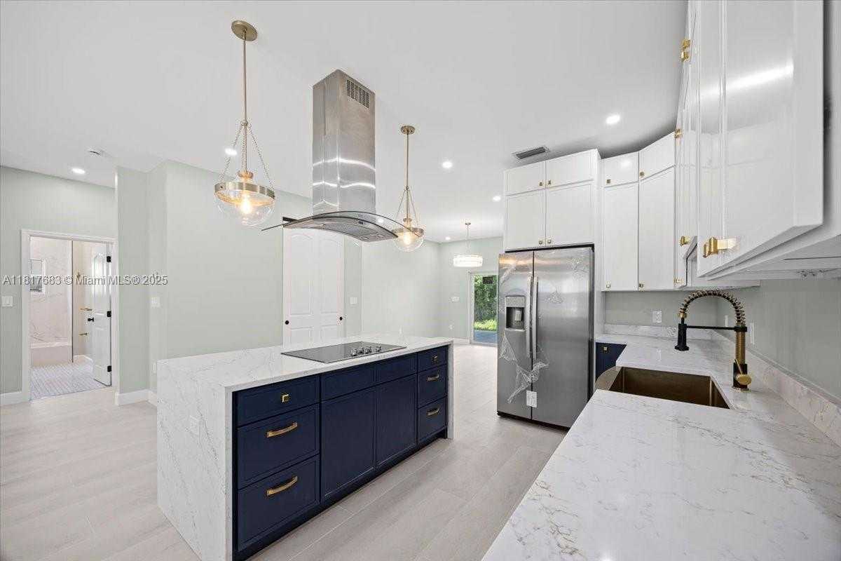 Small Image of 930 34TH ST, West Palm Beach Number 10