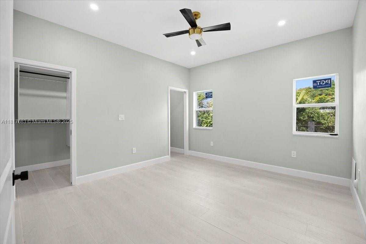 Small Image of 930 34TH ST, West Palm Beach Number 14