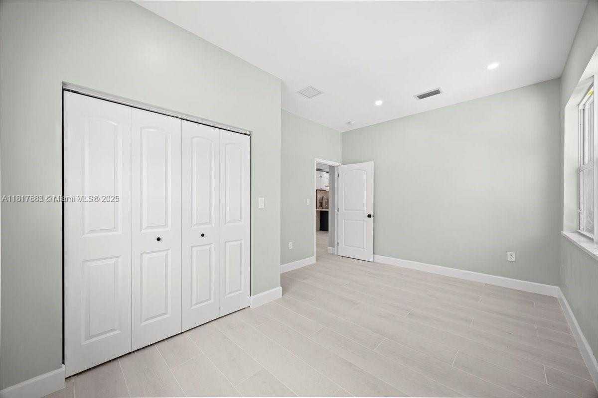 Small Image of 930 34TH ST, West Palm Beach Number 20