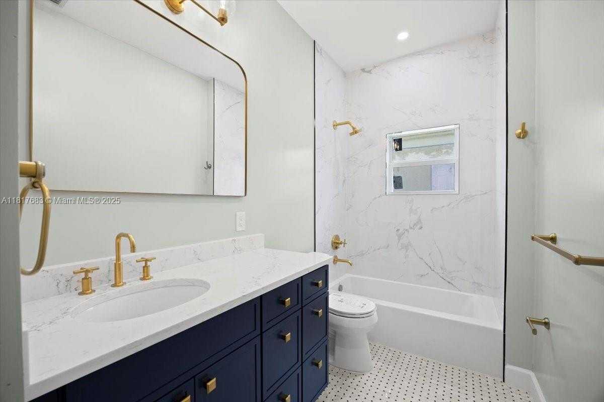 Small Image of 930 34TH ST, West Palm Beach Number 22