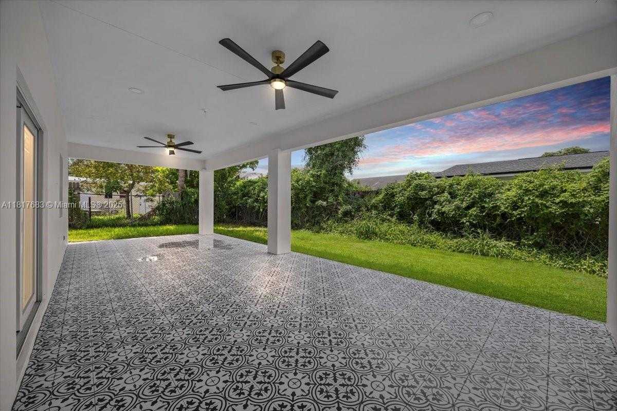 Small Image of 930 34TH ST, West Palm Beach Number 30