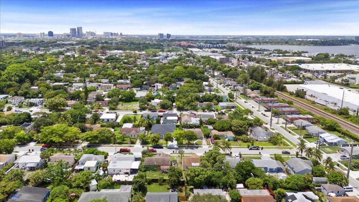 Small Image of 930 34TH ST, West Palm Beach Number 43