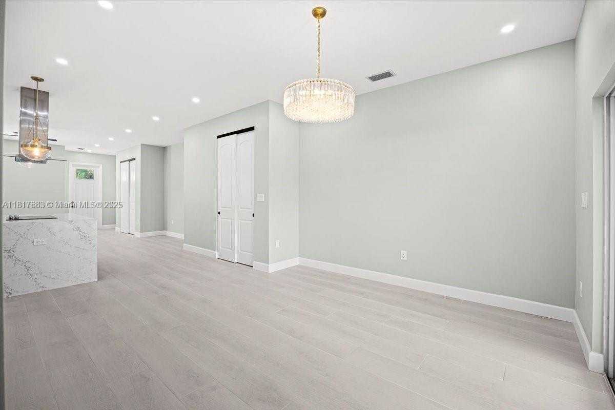 Small Image of 930 34TH ST, West Palm Beach Number 7