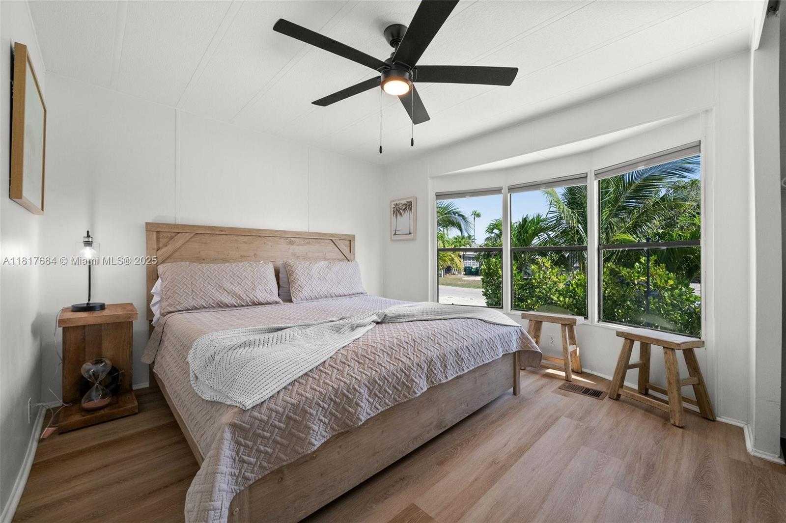 Small Image of 648 EAST PALM DR, Marco Island Number 14