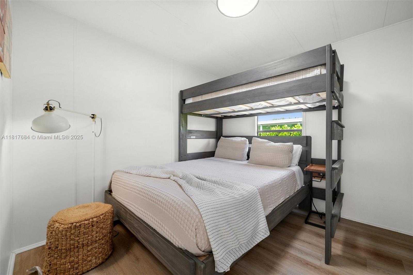 Small Image of 648 EAST PALM DR, Marco Island Number 17