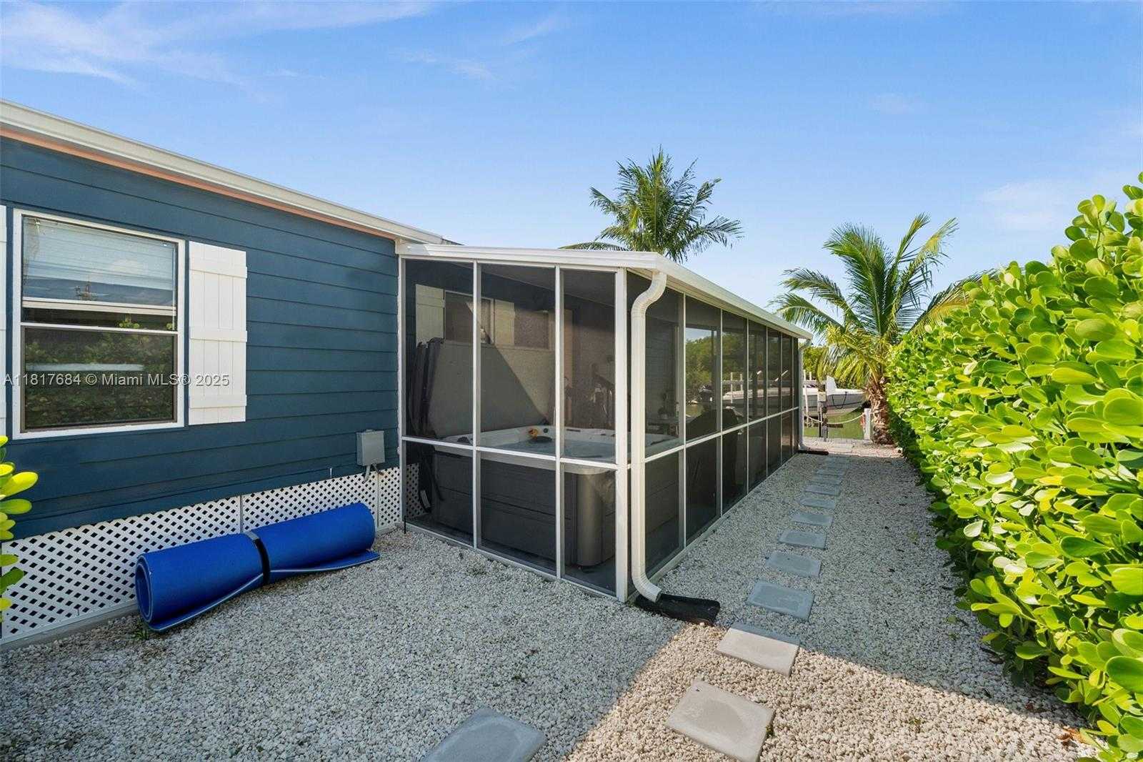 Small Image of 648 EAST PALM DR, Marco Island Number 2