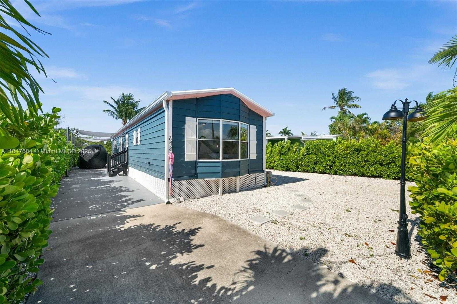 Small Image of 648 EAST PALM DR, Marco Island Number 3