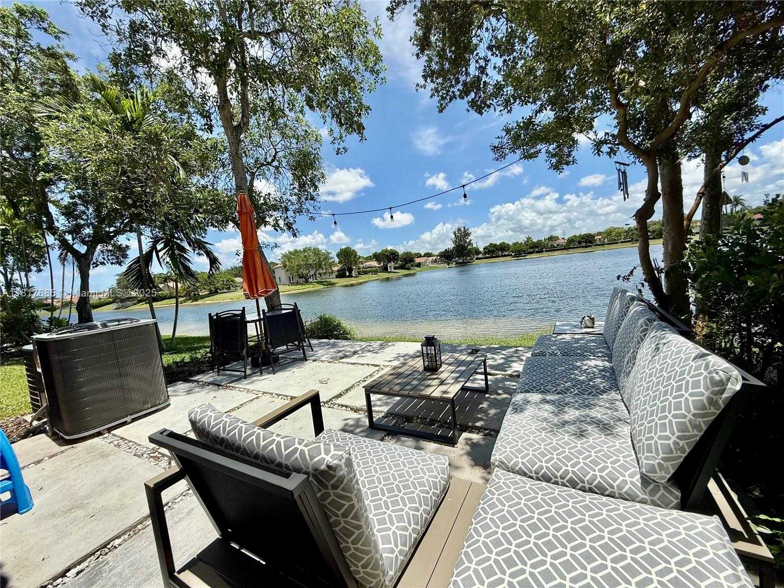 Small Image of 12166 SOUTH WEST 5TH CT, Pembroke Pines Number 19