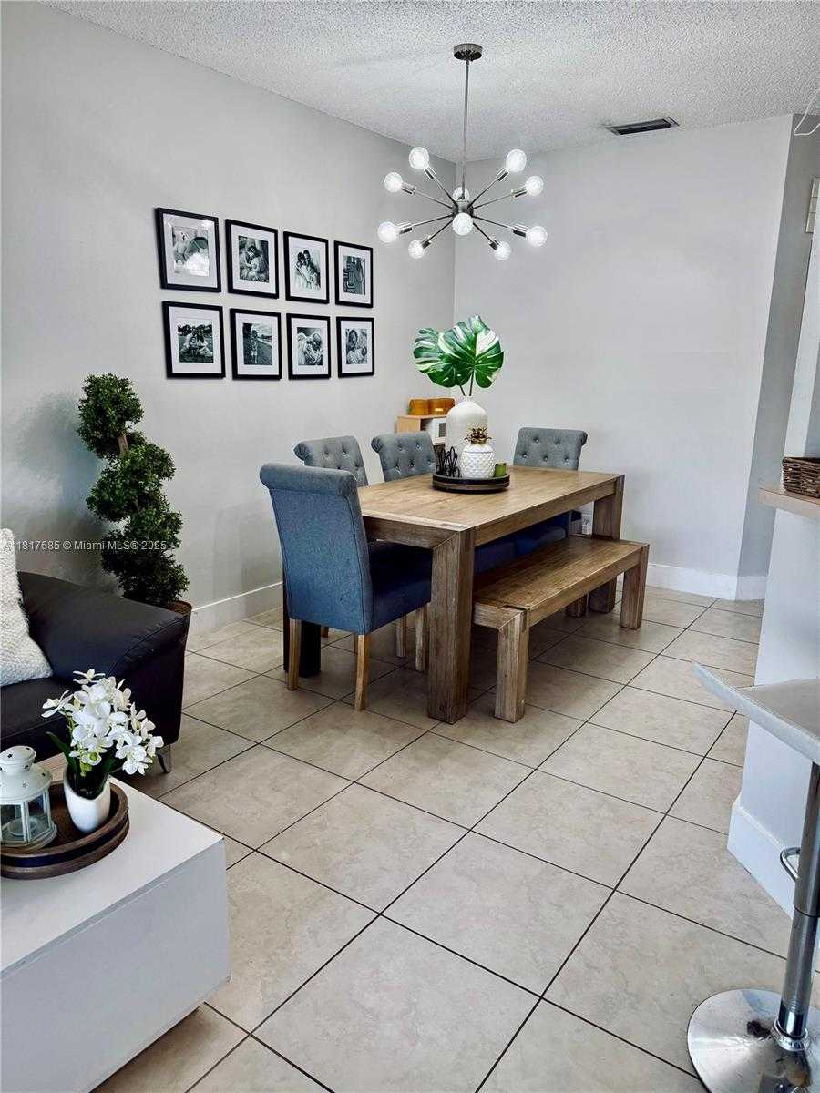 Small Image of 12166 SOUTH WEST 5TH CT, Pembroke Pines Number 4