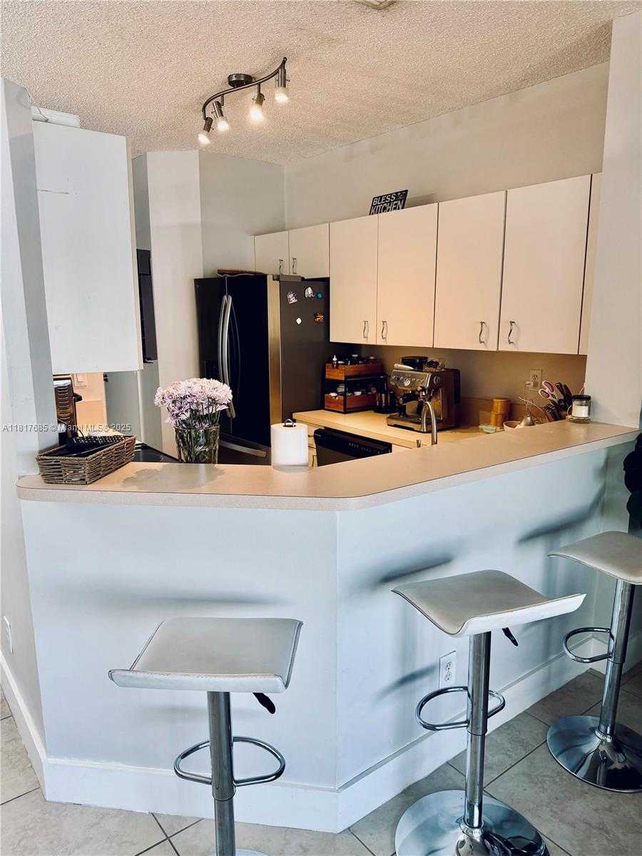Small Image of 12166 SOUTH WEST 5TH CT, Pembroke Pines Number 7