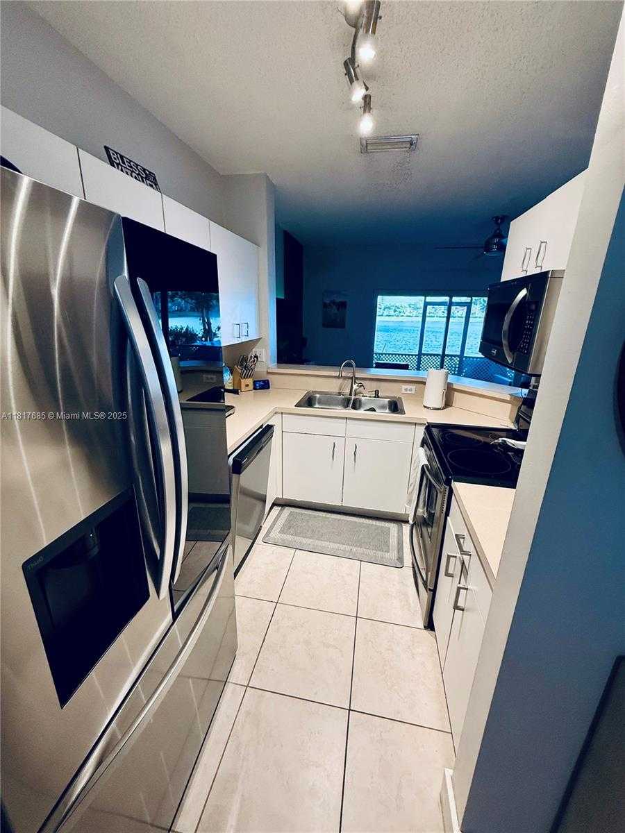 Small Image of 12166 SOUTH WEST 5TH CT, Pembroke Pines Number 8