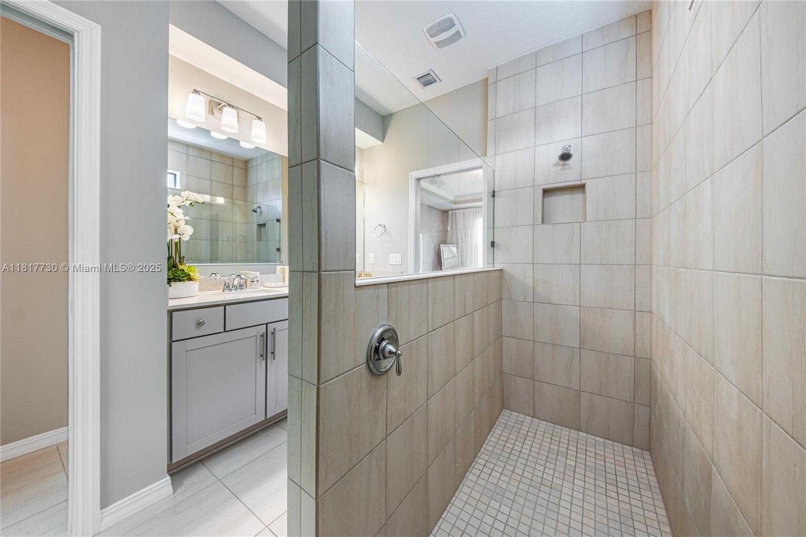 Small Image of 8160 NORTH WEST 78TH ST, Tamarac Number 25