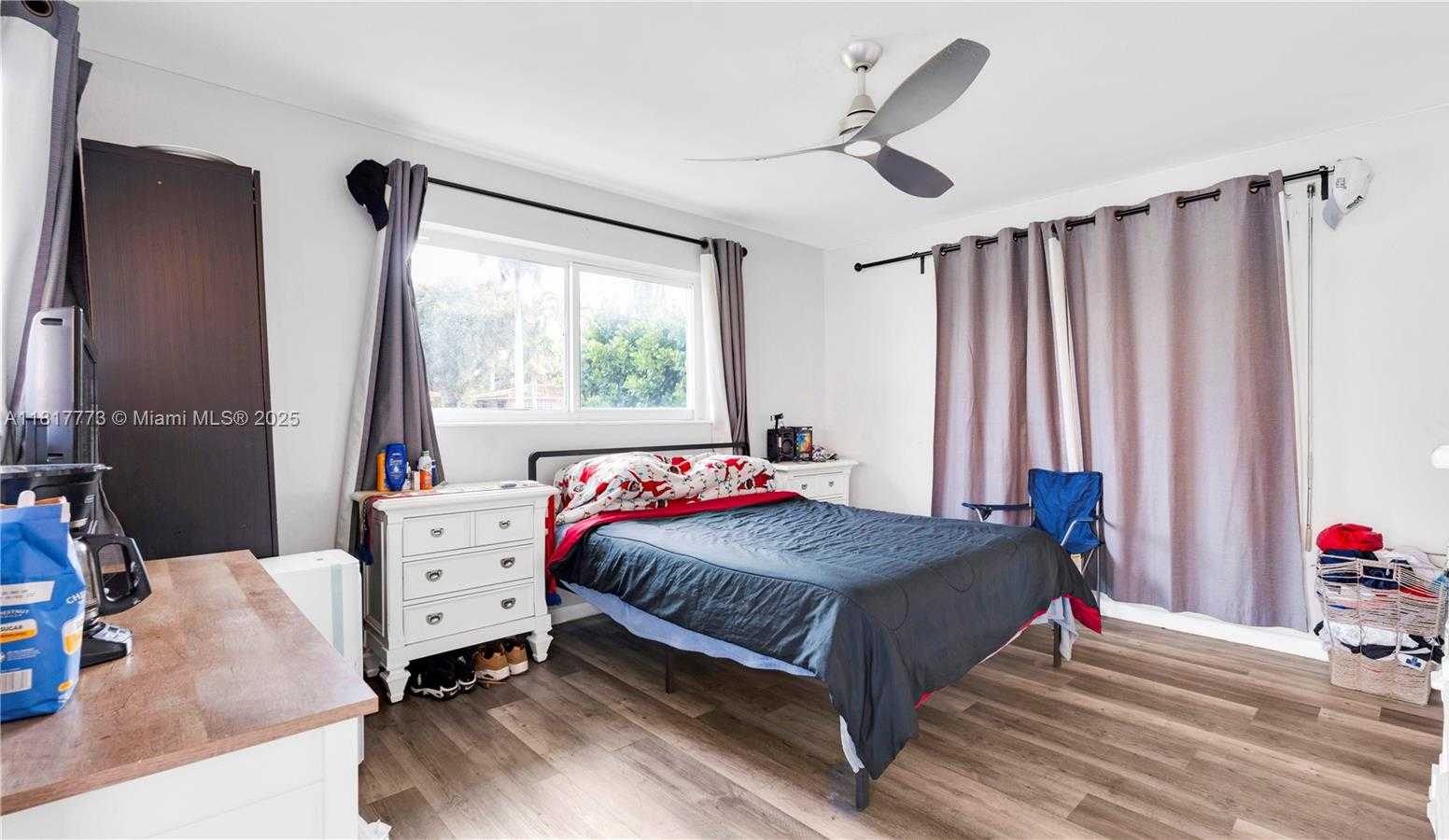 Small Image of 3145 HOLLYWOOD BLVD, Hollywood Number 21