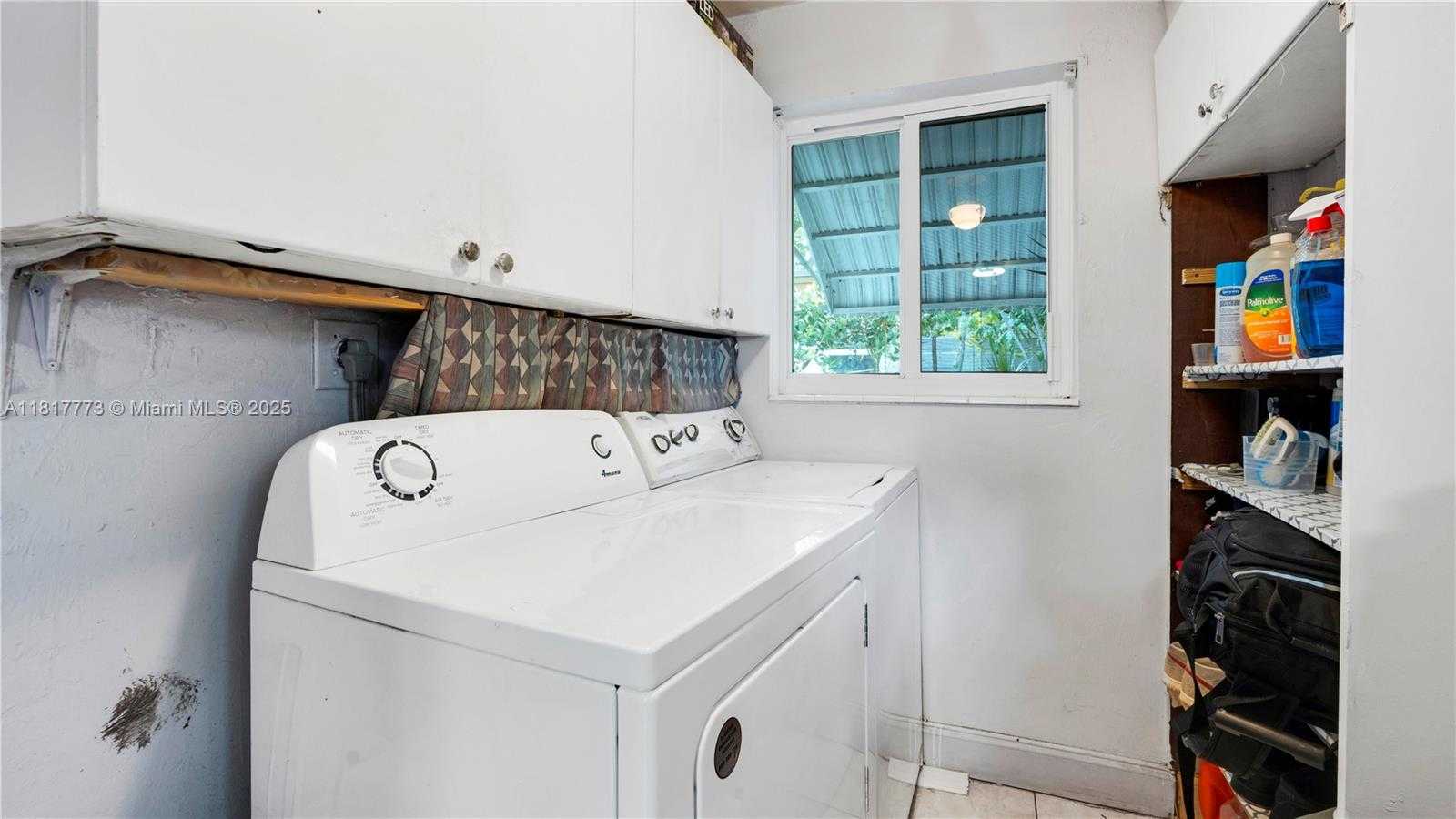 Small Image of 3145 HOLLYWOOD BLVD, Hollywood Number 32