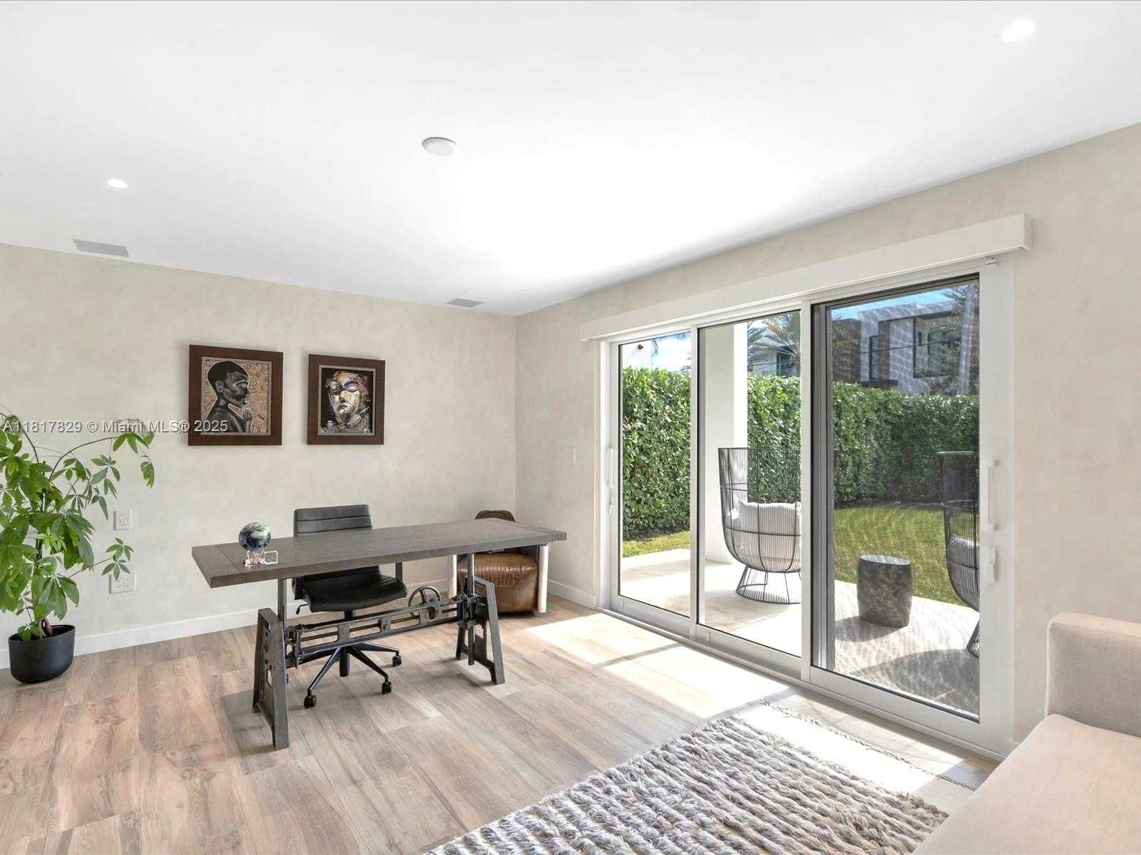 Small Image of 2371 BAYVIEW LN, North Miami Number 13